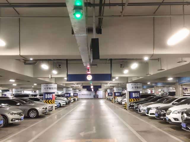 昆明長(zhǎng)水機(jī)場(chǎng)停車場(chǎng)收費(fèi)標(biāo)準(zhǔn)與保安服務(wù)指南